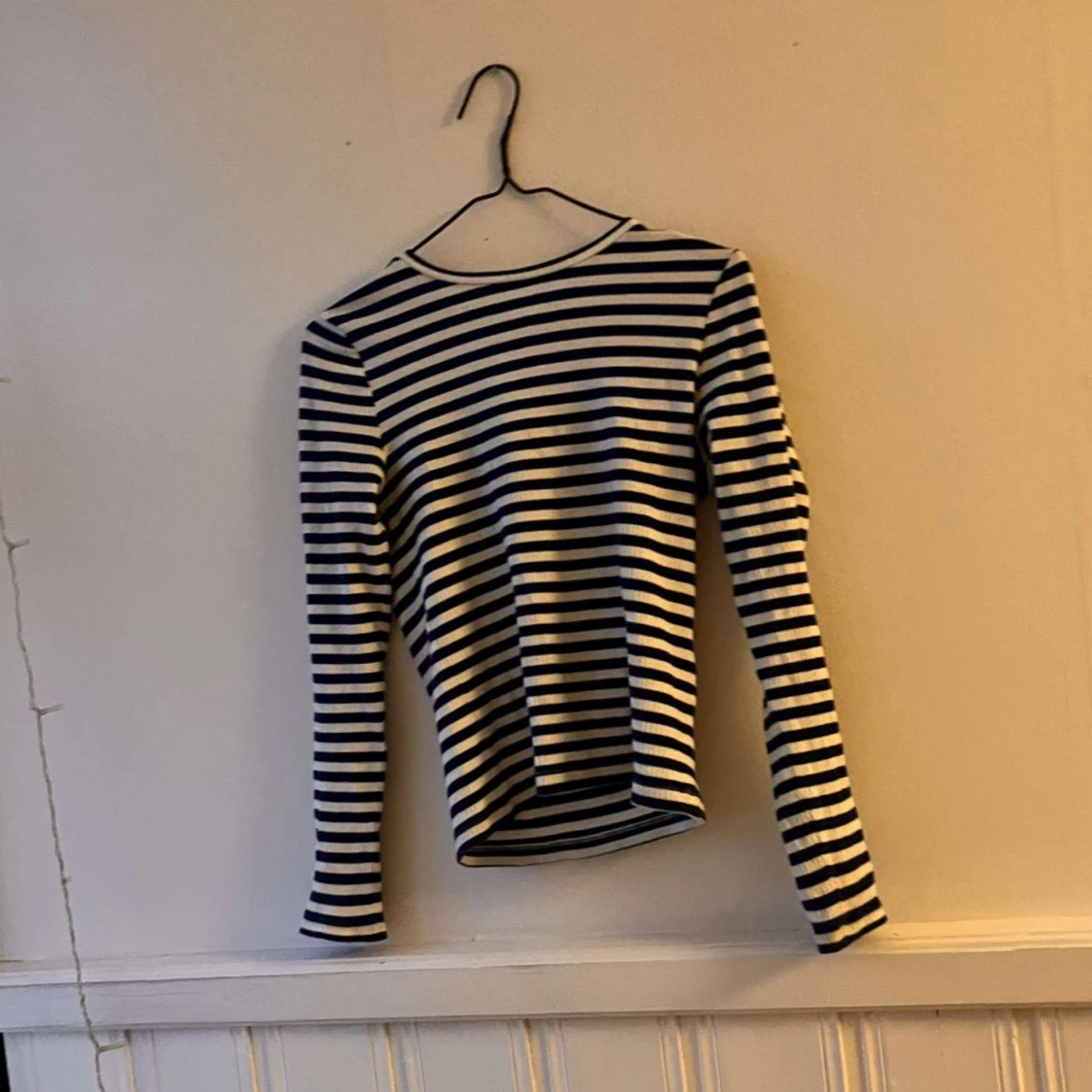 Vit och blå randig långarmad tröja! - 90