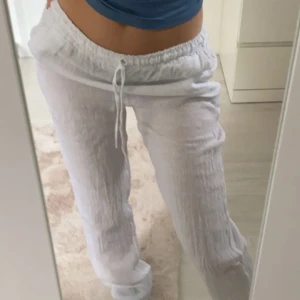 Lågmidjade linnebyxor - Säljer då de inte kommer till användning 