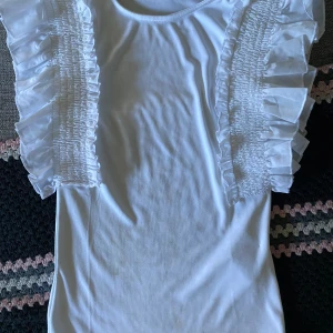 Volang tröja - Säljer då den inte används kom med pris förslag💓