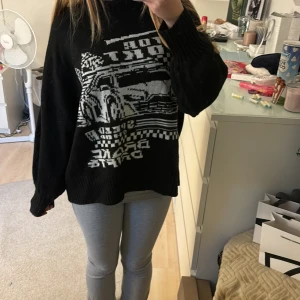 Hm stickad tröja  - fin tröja ifrån hm sparsamt använd 