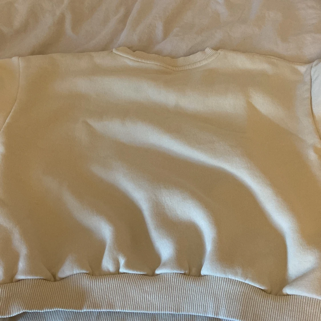 Beige tjocktröja  - 91