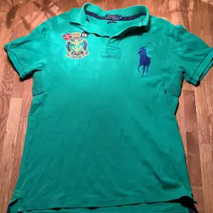 Fet vintage Ralph lauren piké. 8/10 skick säljs för en billig slant. Skicka pm vid frågor!