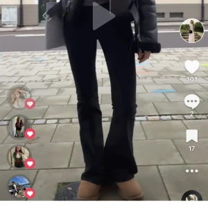 Manchester jeans  - Från Hunkydory. Svarta