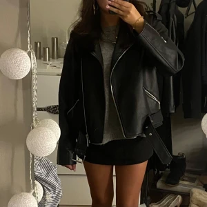 Skinnjacka - Så cool skinnjacka!! 🎀🥹💅🏼🧚🏼‍♀️