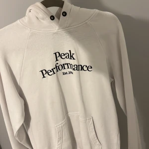 Peak performance hoodie - Storlek S Pris 300 Använd  