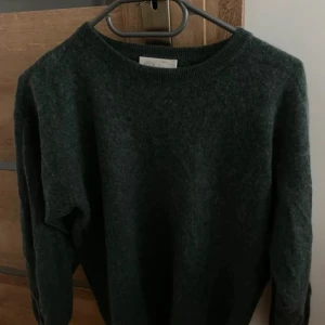 Kashmir tröja  - 9/10 skick använd 2 gånger passar 165-175