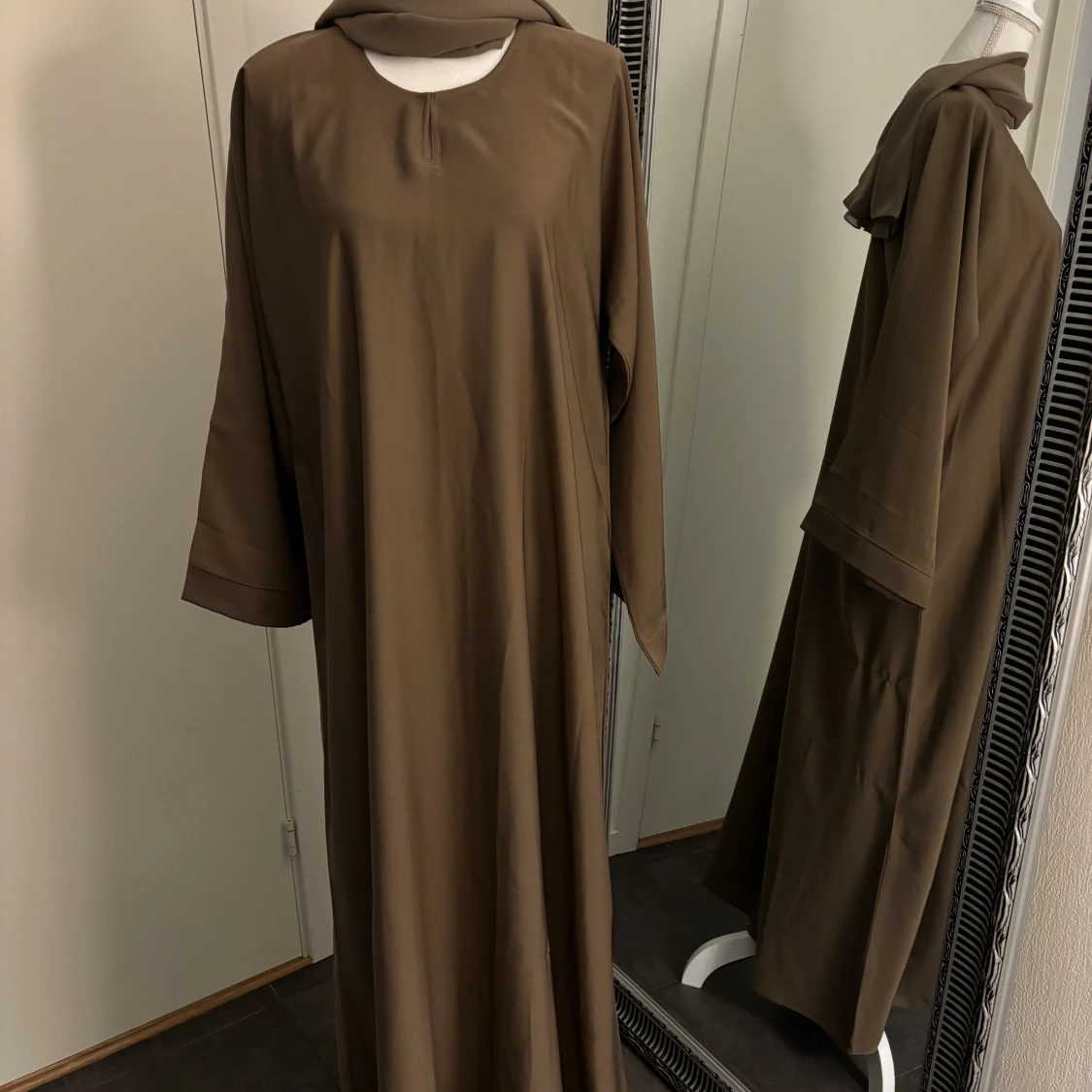 Karamell brun abaya+ hijab  - 90