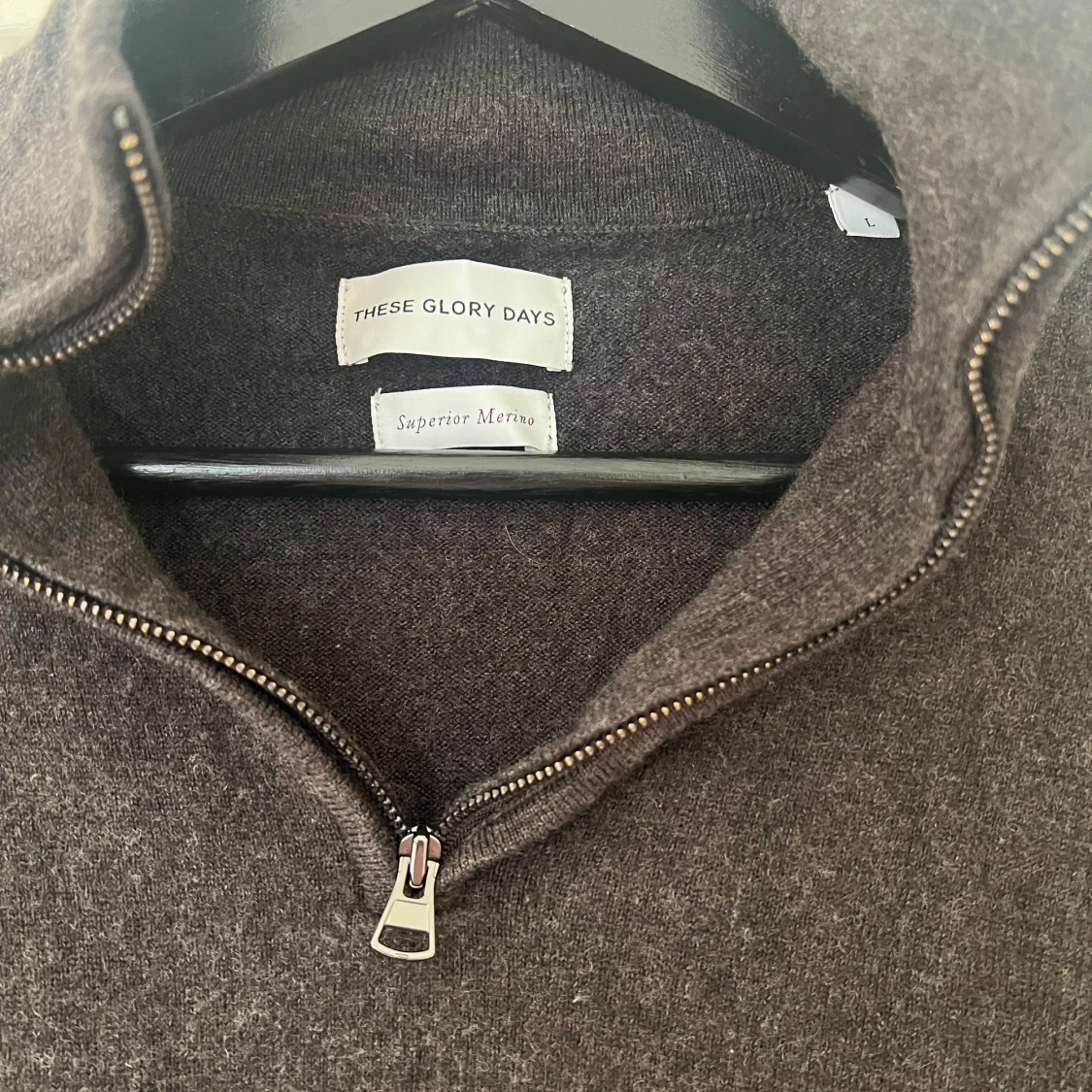 Mörkbrun tröja från These Glory Days - 91