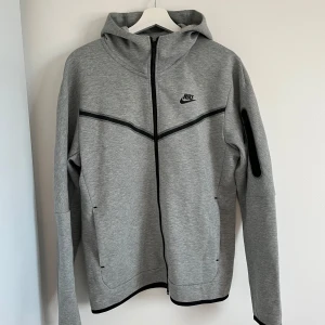 Nike tech  - Bra skick, knappt använd 