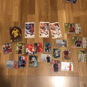 Fotbollskort  - Nice fotbollskort har massa mer bara att höra av sig om ni undrar något