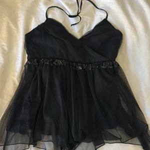 Fest topp - Jättesöt fest topp från twist & tango. Använd en gång🩷