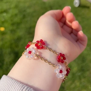 Handmade bracelets  - Hjälp mig och spara pengar för studenten💕🫶🏻