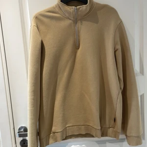 Zip hoodie - Fint skick inte använd ofta