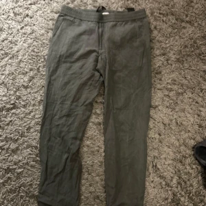 Filippa k byxor - Filippa k byxor somriga knappt använda 