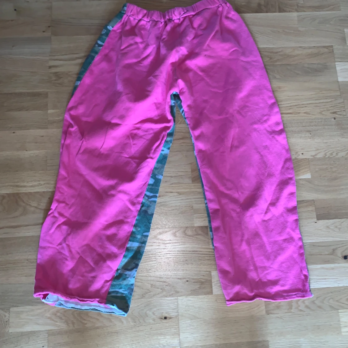 Handsydda mjukisbyxor  - 90