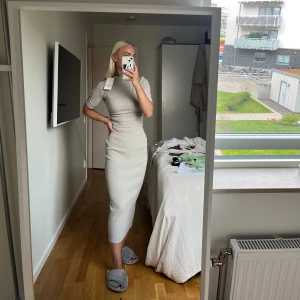 Zara klänning  - Klänning från zara aldrig använd!