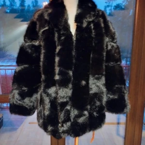 Svart Alessia Massimo päls  - Helt ny  Storlek M
