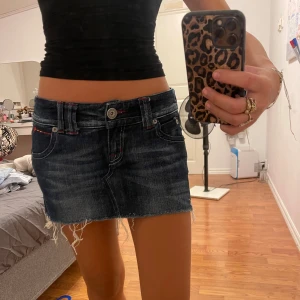 Mini jeans kjol  - Midjemått 40cm, längd 26cm ❤️bra skick 