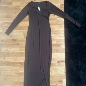 Långklänning brun  - Oanvänd 