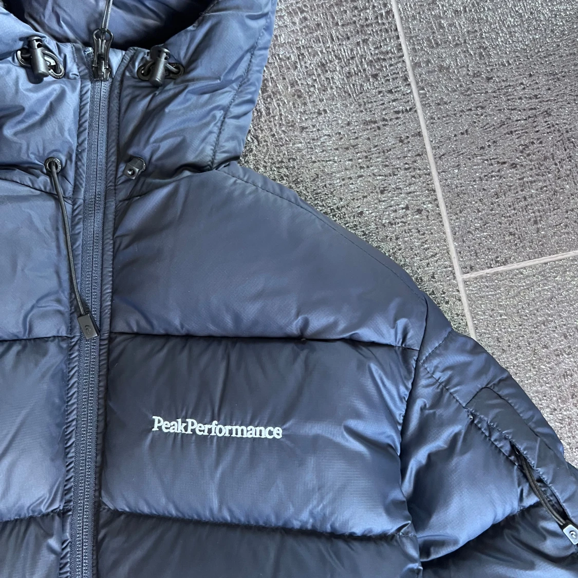 Dun jacka från Peak Performance  - 90