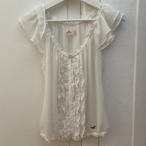 Blus - Fin blus från hollister i genomskinlig tyg💓i storlek S💓