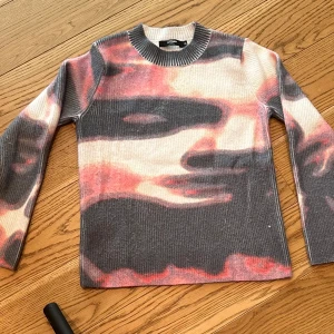 jaded ldn - jaded ldn stickad tröja för liten för mig