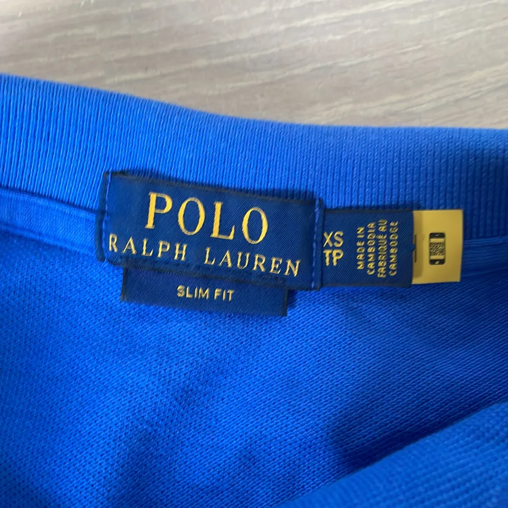 Ralph lauren pique i storlek xs. Säljer pga att den är för liten. Inga defekter. Pris kan diskuteras💯. T-shirts.