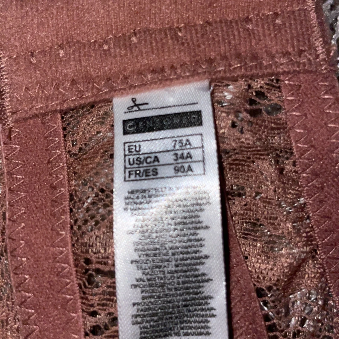 Tre spetsbehåar i olika färger - 91