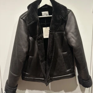 Brun jacka från JDY - Brun jacka från JDY helt ny! Strl M