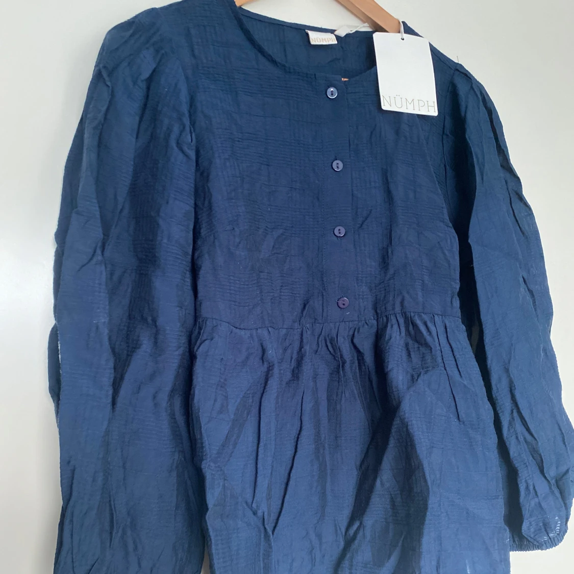 Mörkblå blus från Nümph - 1