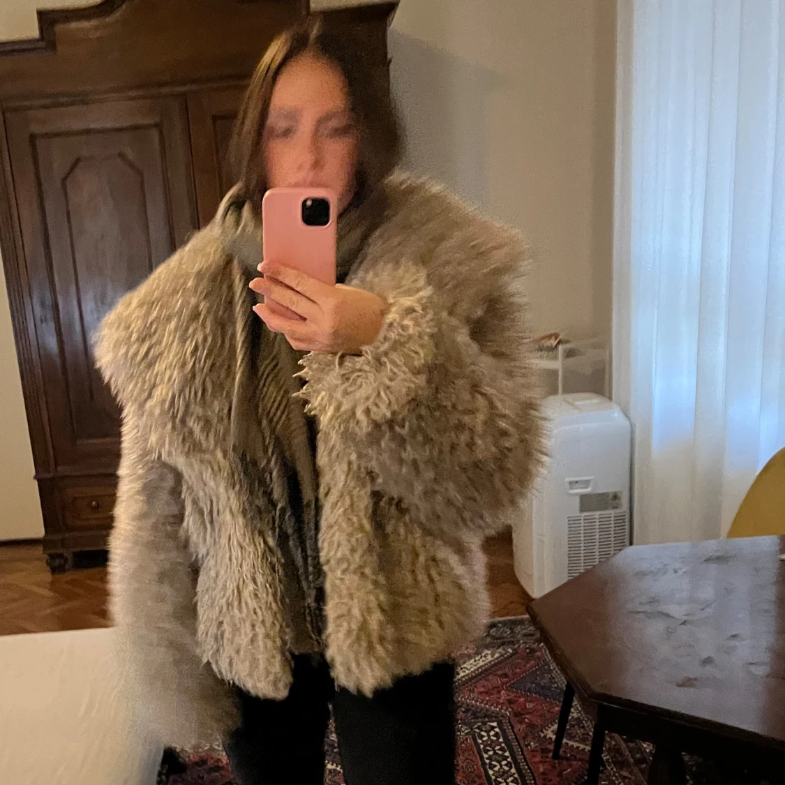 Beige pälsjacka  - 1