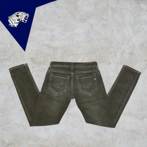 Dondup George  - Snygga Dondup George | Skick: 8/10 | Strl 31 | Modellen är 180cm | Hör av dig om du undrar någonting!