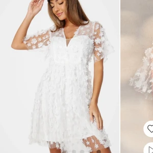 Studentklänning  - Superfin studentklänning med blommor på från bubbleroom! Endast testad lapp finns kvar🌟🙌🏼 Storlek 38 men skulle säga att den passar en 36! Nypris 999kr