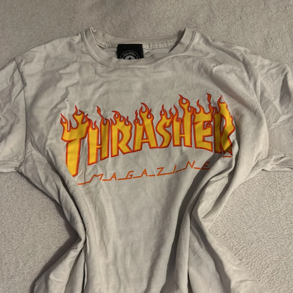 Vit Thrasher t-shirt med flamtryck - 1
