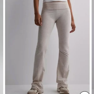 Nelly mjukisbyxor - Helt nya råkade köpa två par. Xxs men passar även xs.