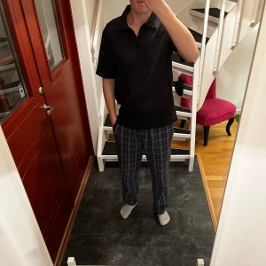 Svart kortärmad t-shirt från Stock & Hank - Snygg svart t-shirt från Stock & Hank. Pris kan diskuteras 😃