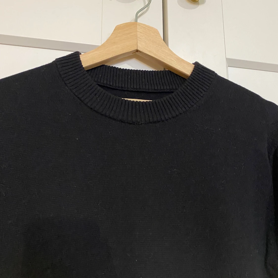 Stickad svart tröja från Bertoni