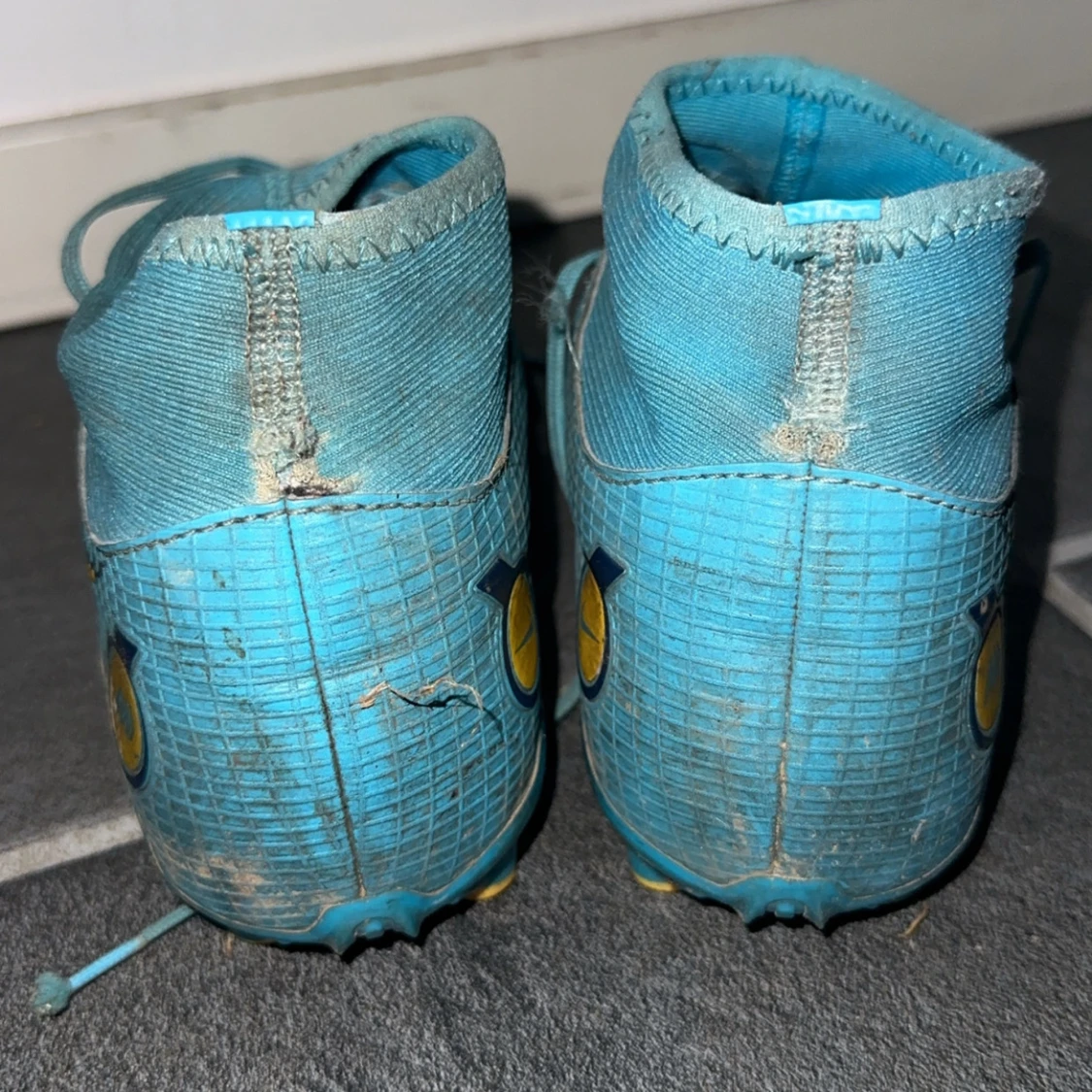 Blå/gula Nike mercurials  - 2