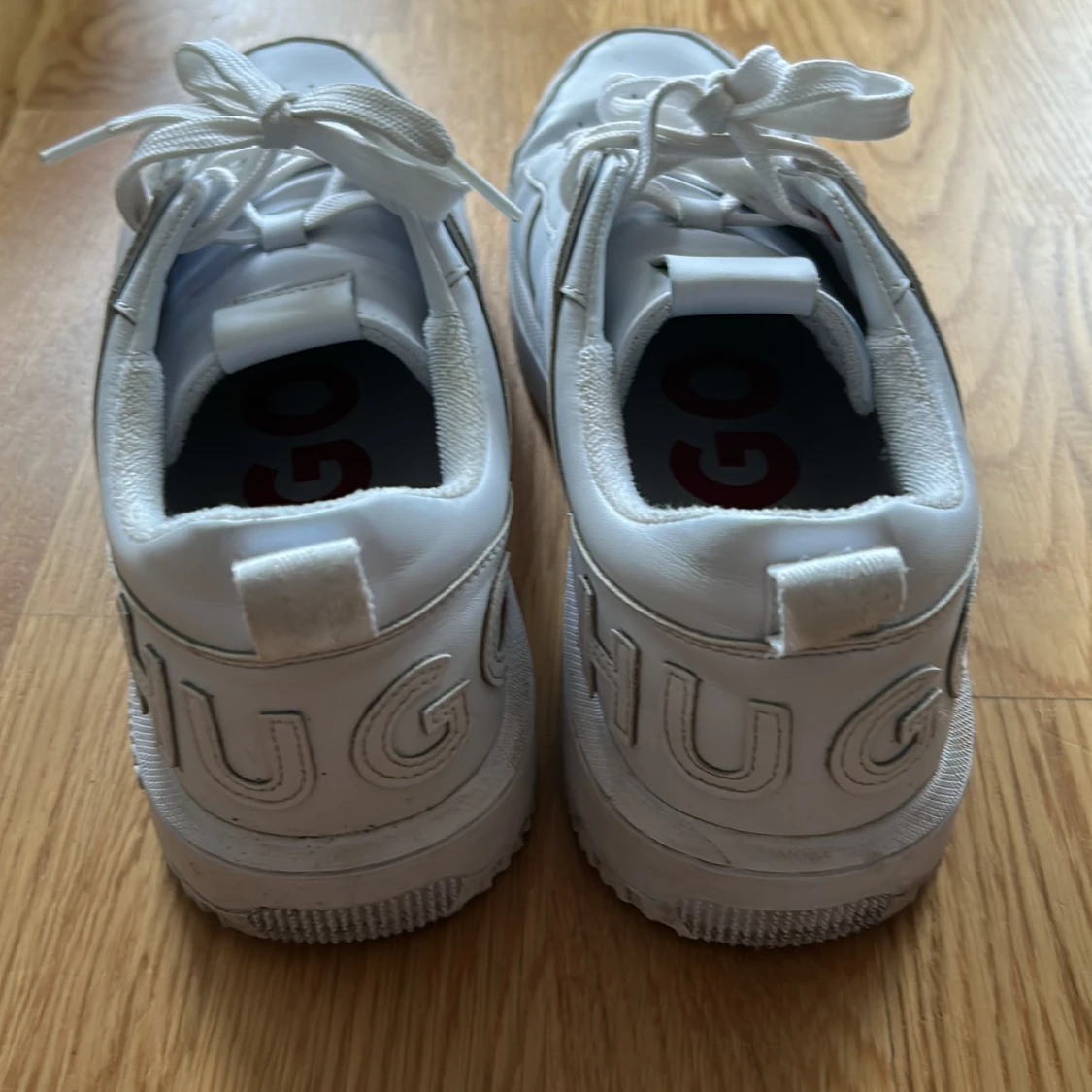 Vita sneakers från Hugo - 1