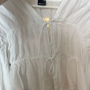 topp💖 - supergullig topp från gina! Nästan aldrig använd och i superbra skick💖💖