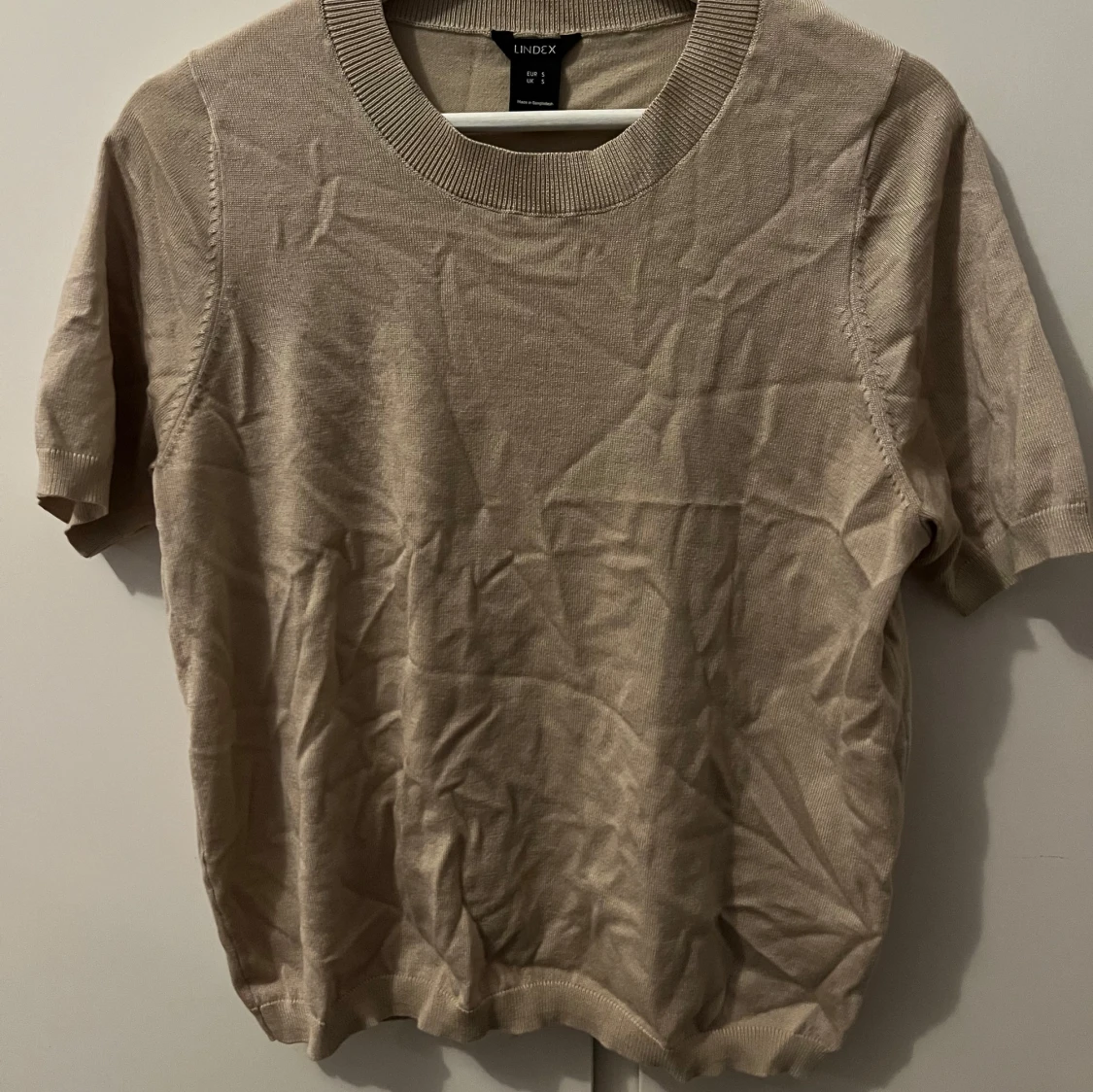 Beige kortärmad tröja - 1