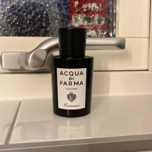 Bytan! Acqua di Parma Colonia Essenza 50 av 50 ml kvar  - Byten! Mot en acqua di parma colonia Essenza som är helt full