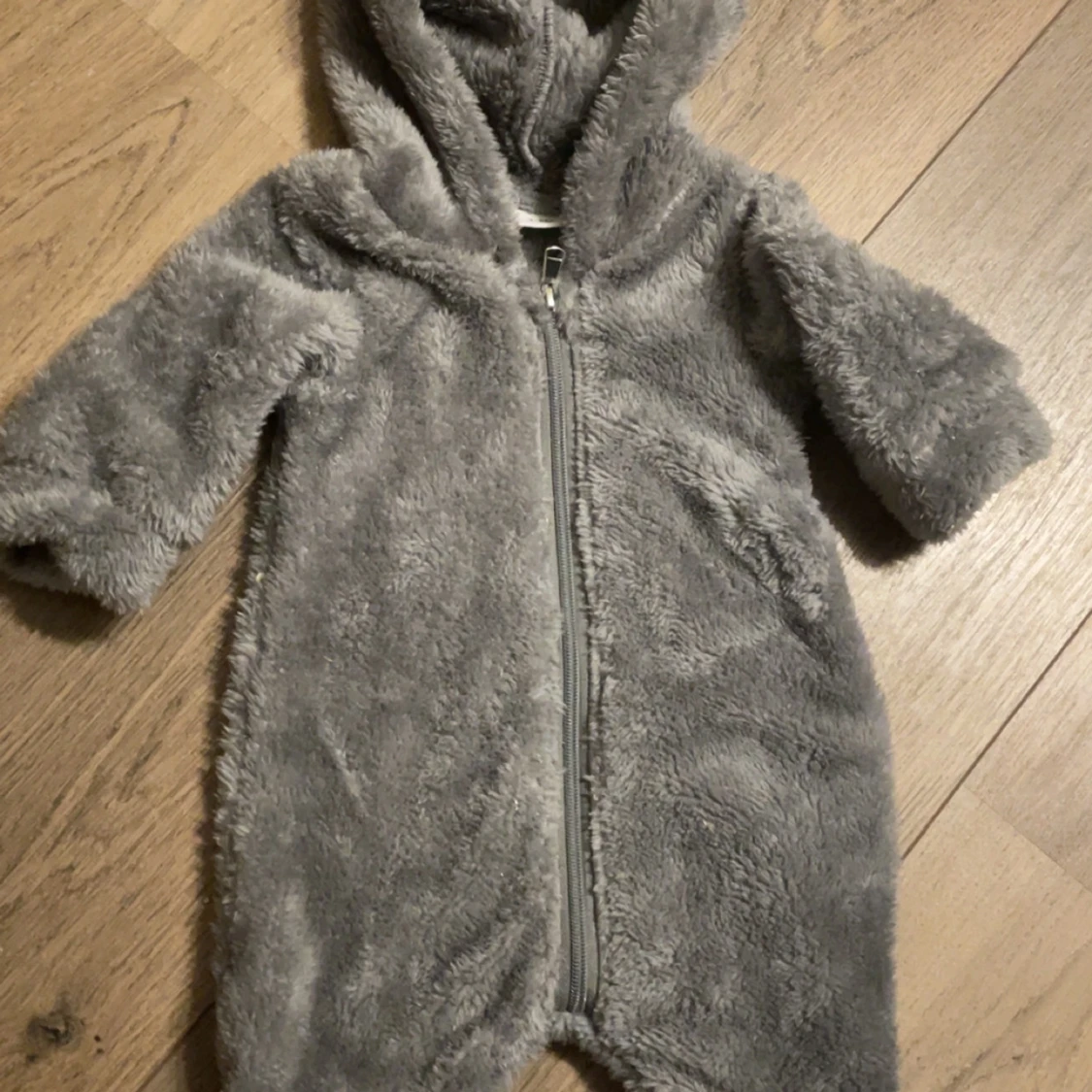 Rosa och grå babyoverall - 3