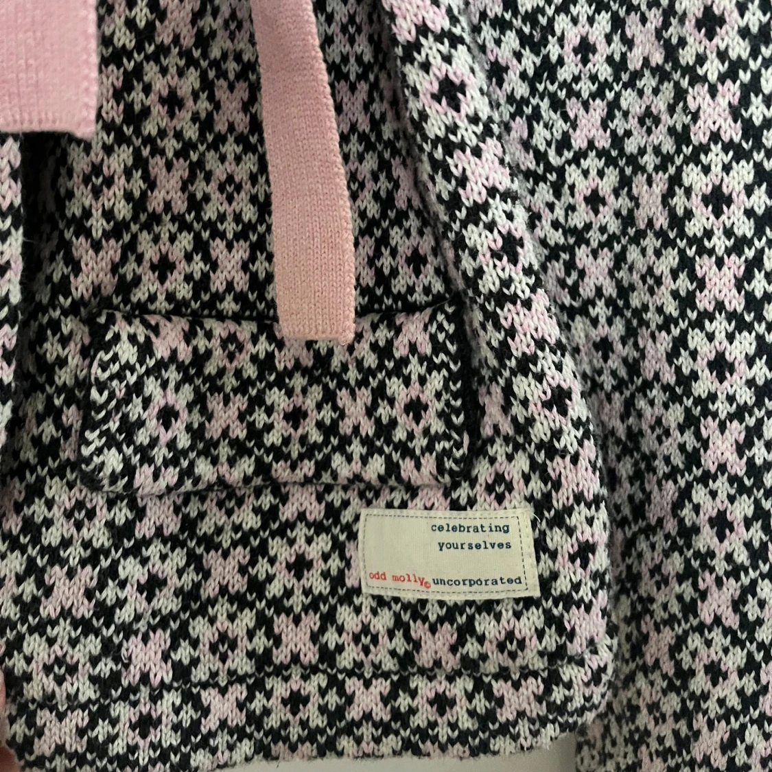 Mönstrad kofta med knyte från Odd Molly - 1