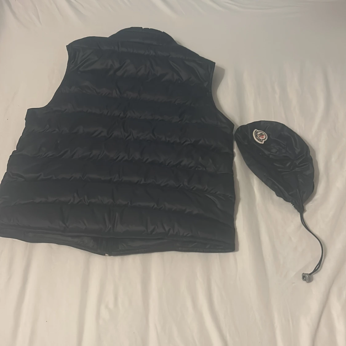 Svart dunväst från Moncler - 1