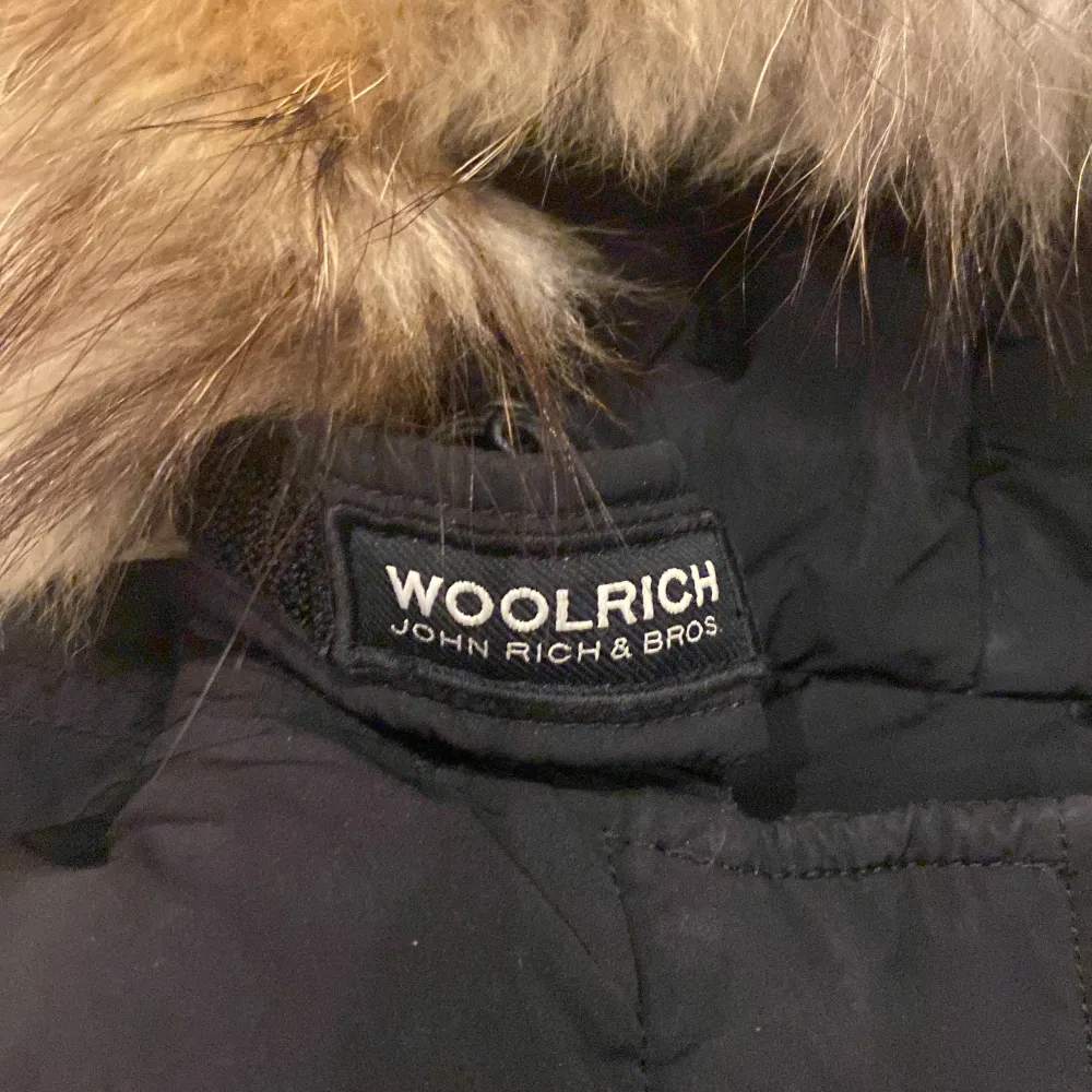 Woolrich jacka dam skick 8/10 köpt för 8000kr säljer för 2200, skriv gärna för frågor.. Jackor.