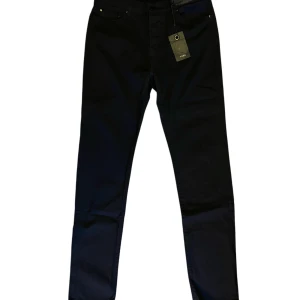 Pour jeans  - Helt oanvända från butik. Bra kvalitet! Nypris 1199kr 