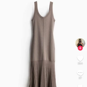 Söker klänning från H&M - Söker denna klänning från H&M, strl. XS-M