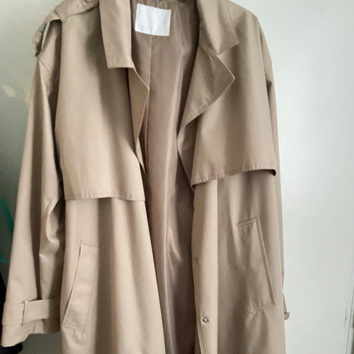 Beige trenchcoat från Samsoe & Samsoe