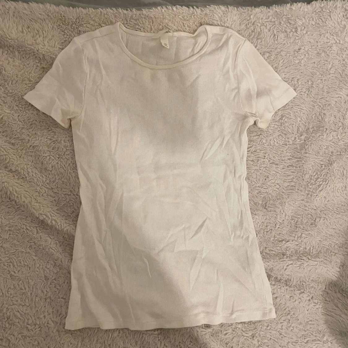 Enkel vit tight T-shirt